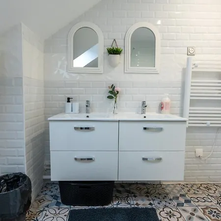 Chez Lana - 8 Prs - Parking - Jardin * Nogent-sur-Oise